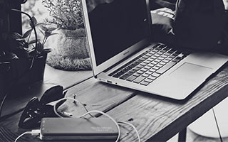 aoa体育体育平台-利物浦球星加盟沙尔克04，德甲引援激起热议，利物浦vs萨尔茨堡红牛