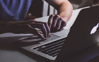 aoa体育体育app-淘金周漫说妙足球市场潜力股的预案