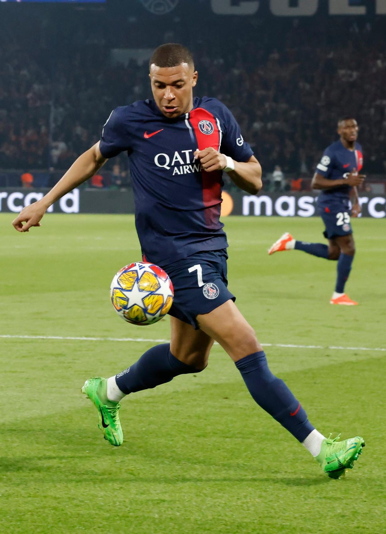 多特蒙德凭借进球胜巴黎圣日耳曼的简单介绍 多特蒙德凭借进球胜巴黎圣日耳曼的简单介绍