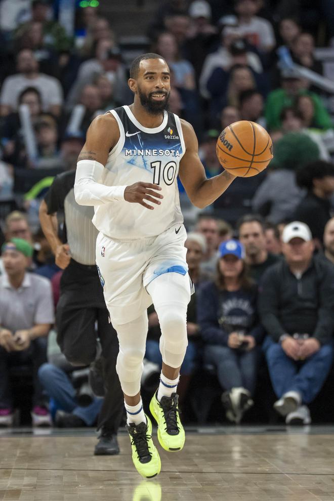 湖人球员接受采访,谈到比赛前的备战心态 湖人球员接受采访,谈到比赛前的备战心态