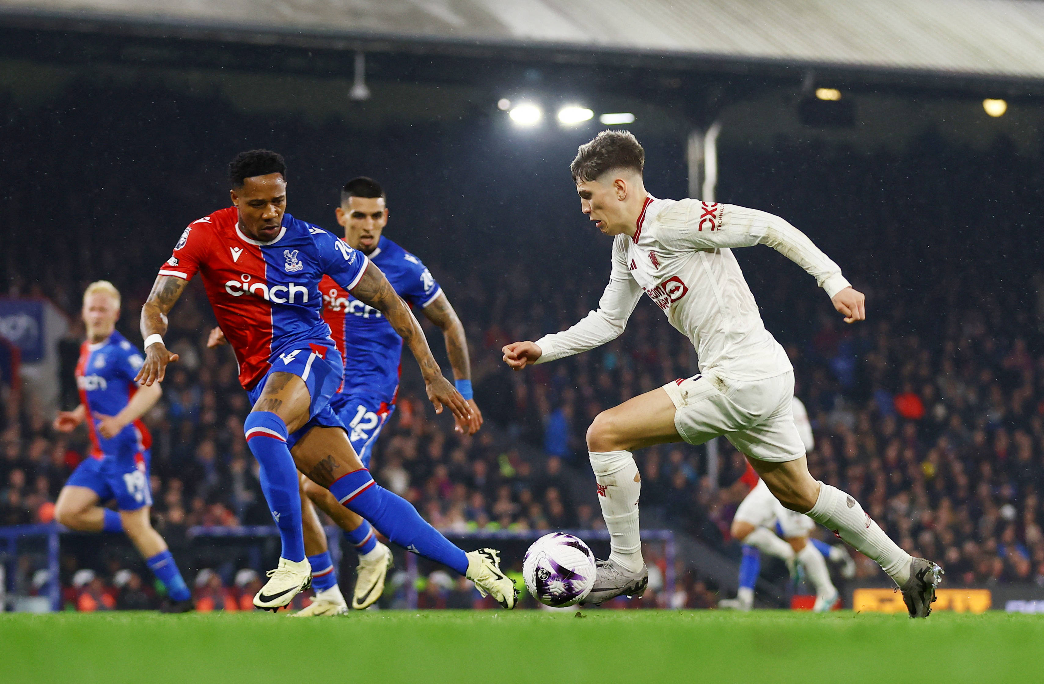 包含国际米兰主场大胜,稳坐积分榜首位的词条 包含国际米兰主场大胜,稳坐积分榜首位的词条