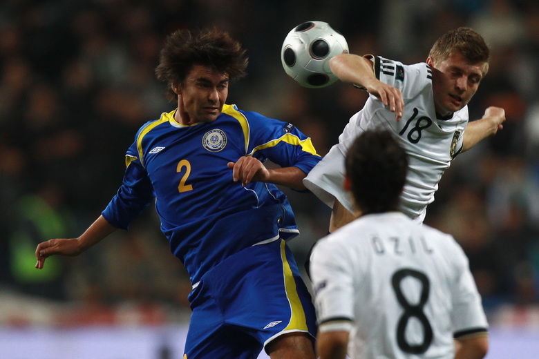 智利队在欧洲杯预选赛中击败对手,独霸赛场! 智利队在欧洲杯预选赛中击败对手,独霸赛场!