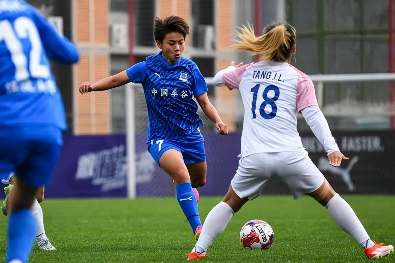 中国女足备战足球擂台赛,稳步前行的简单介绍 中国女足备战足球擂台赛,稳步前行的简单介绍