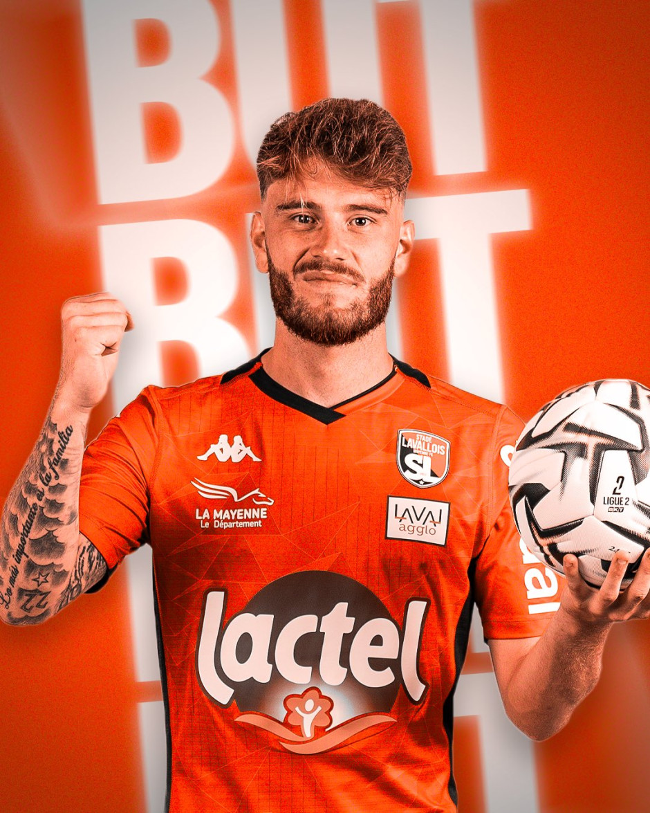 aoa体育体育中国官网-阿雅克肖足球队在比赛中力压对手