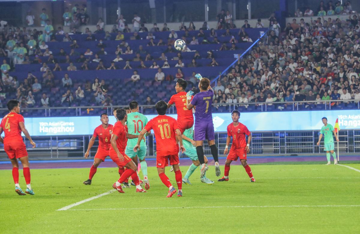 中国队在亚运连续赢下四场比赛! 中国队在亚运连续赢下四场比赛!