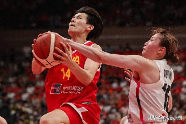 上海女篮勇夺胜利,雄心万丈闯入决赛 上海女篮勇夺胜利,雄心万丈闯入决赛