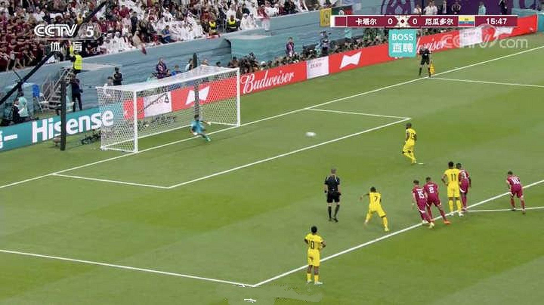 aoa体育体育地址-瓦伦西亚队员在比赛中射门破门