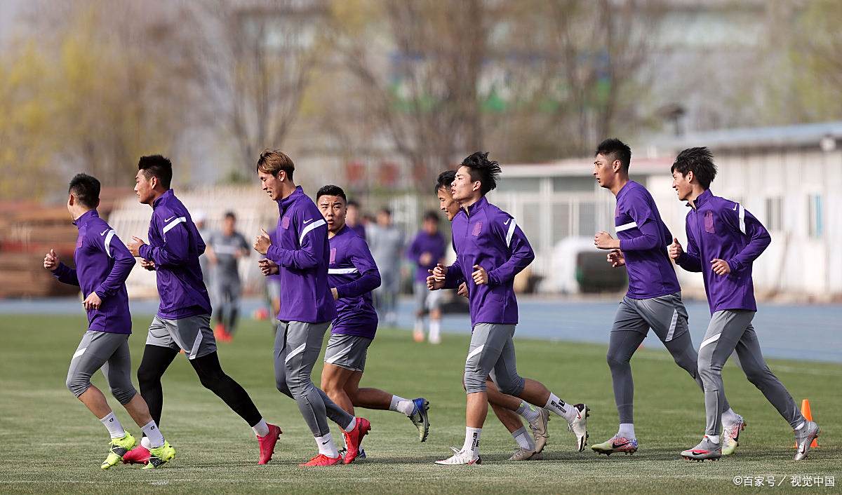 aoa体育体育网页版登录入口-激动人心的比赛中双方球队展现出斗志