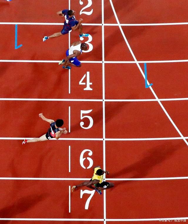 aoa体育体育网页版入口-包含田径比赛中选手速度惊人，冲刺过程展现出色技术的词条