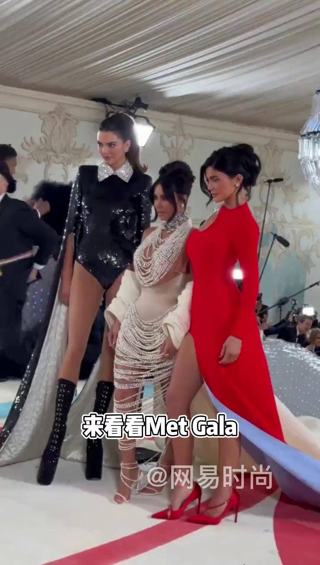 aoa体育体育网站-卡戴珊姐妹参加篮球赛，表现出色的简单介绍