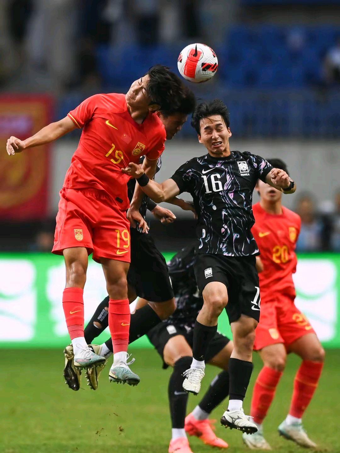 aoa体育体育网页版登录入口-包含亚洲杯赛事战况激烈，胜负扑朔迷离的词条