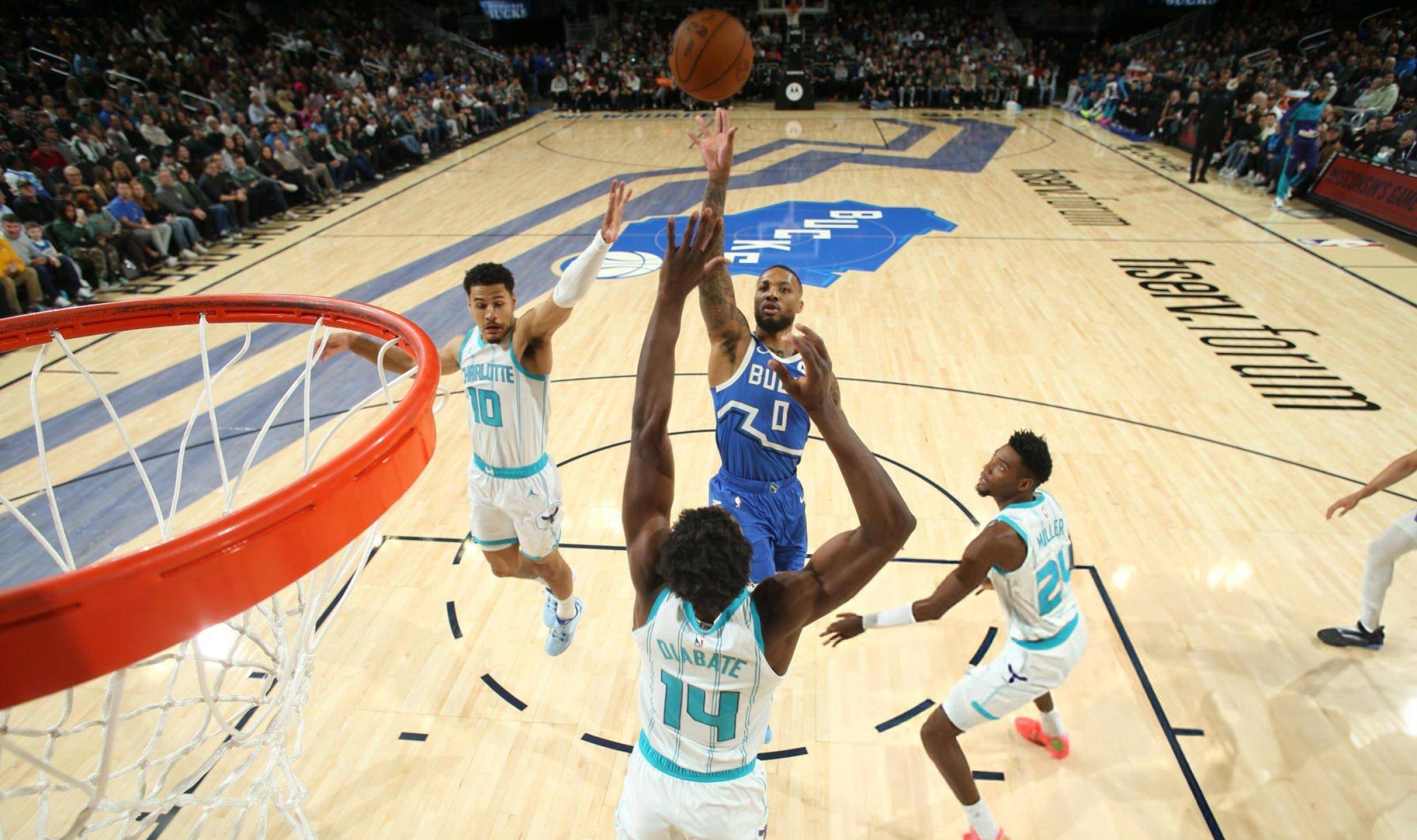 雄鹿全队状态火热,已经连胜三场,正向东部榜首迈进的简单介绍 雄鹿全队状态火热,已经连胜三场,正向东部榜首迈进的简单介绍