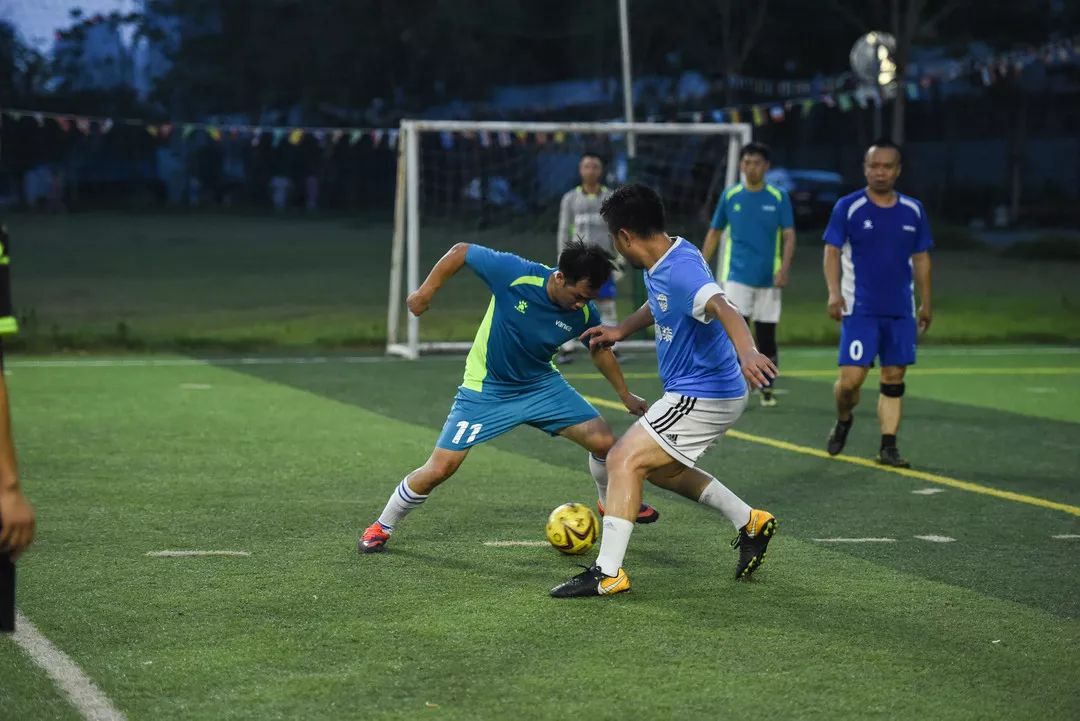 aoa体育体育网页版登录入口-热血对决！国际足球联赛掀起热潮风暴的简单介绍