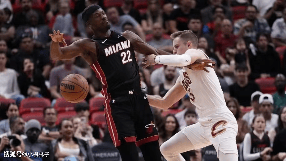 猛龙主场大胜骑士,继续领先 猛龙主场大胜骑士,继续领先