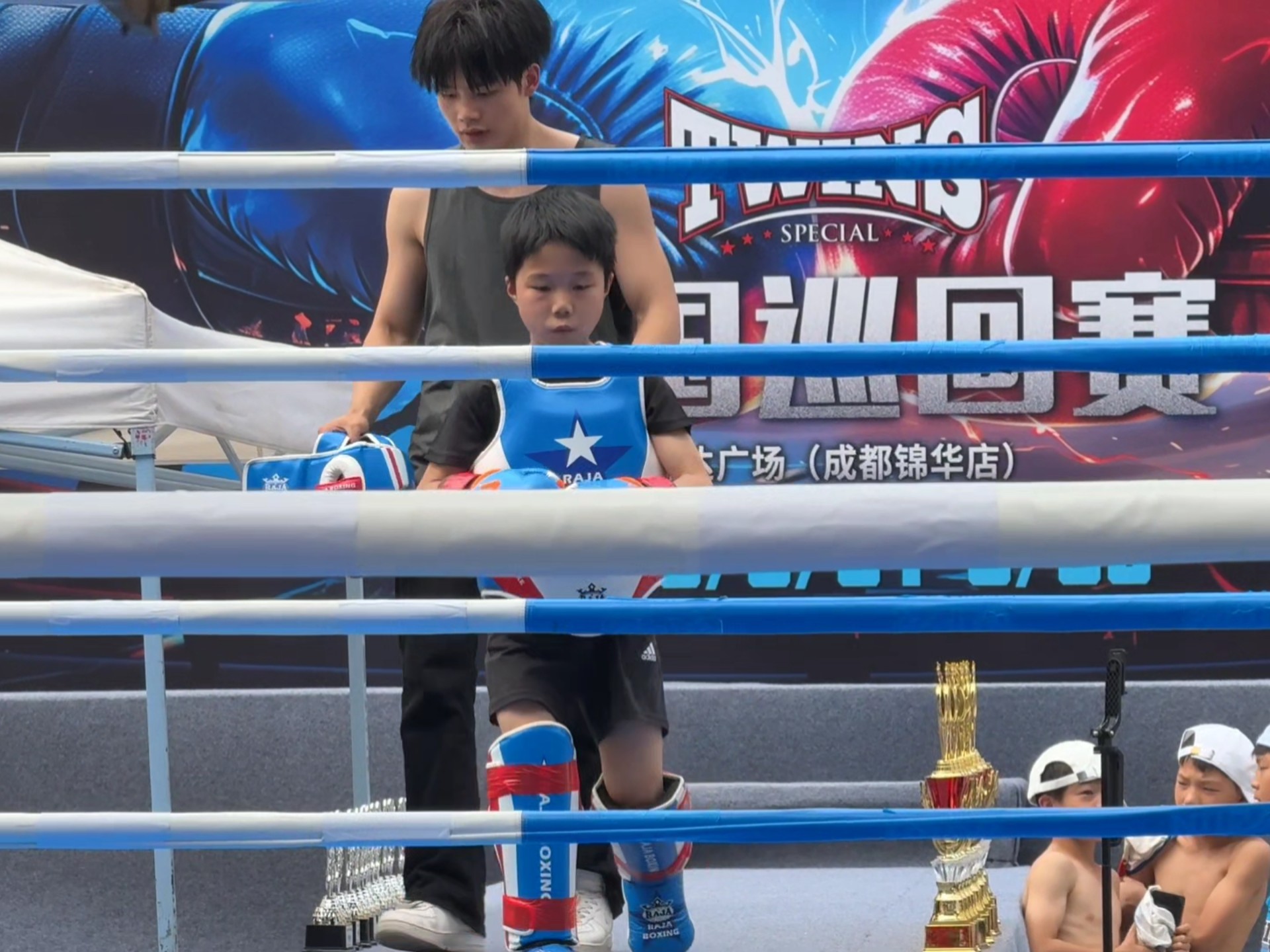 比赛中的激烈对抗让人欲罢不能 比赛中的激烈对抗让人欲罢不能