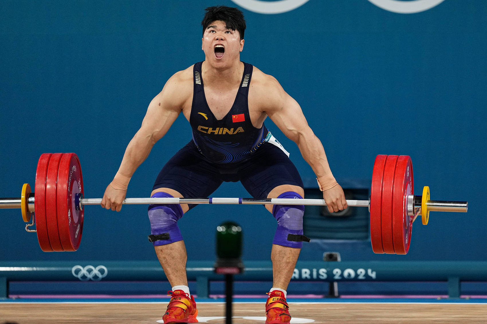 关于俄罗斯举重选手力压群雄,夺取桂冠的信息 关于俄罗斯举重选手力压群雄,夺取桂冠的信息