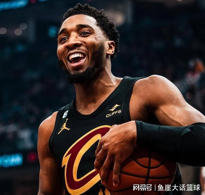 爵士遭遇血腥惨败,米切尔无奈 爵士遭遇血腥惨败,米切尔无奈