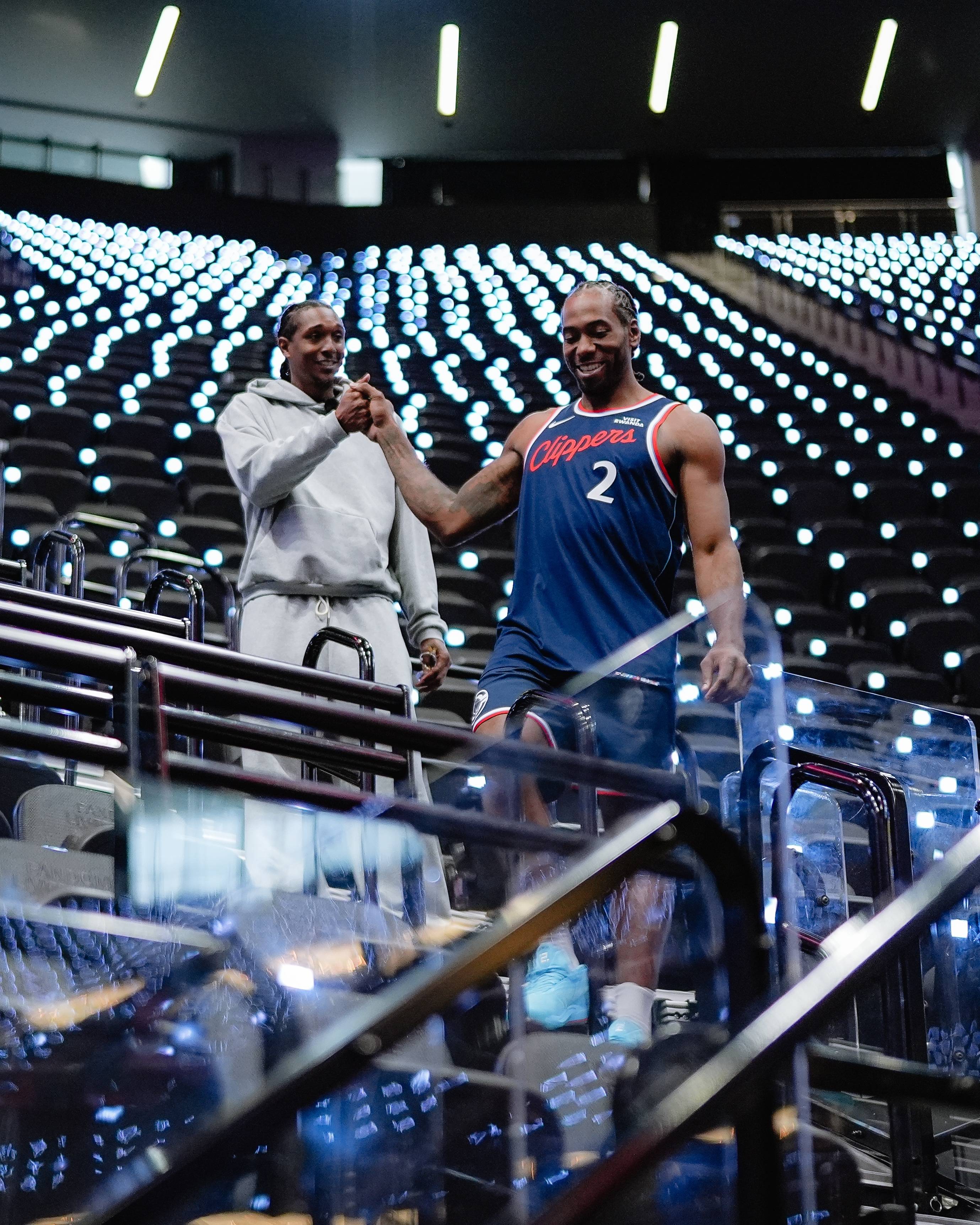 快船不敌老鹰,莱昂纳德25分 快船不敌老鹰,莱昂纳德25分