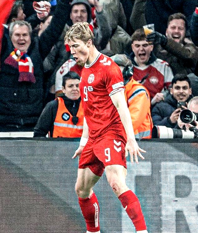 aoa体育体育网页版登录入口-包含里尔前锋连进两球，被誉为本赛季最佳射手的词条